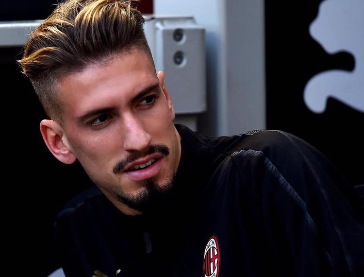 AC Milan is ready to sell Borini and Castillejo